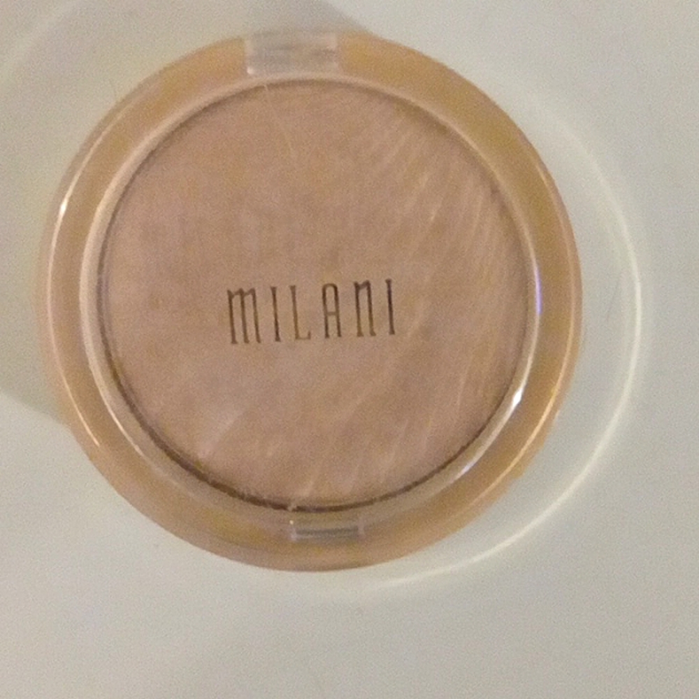 Milani Cream Highlighter Luminous Glow - Picture 2 of 3